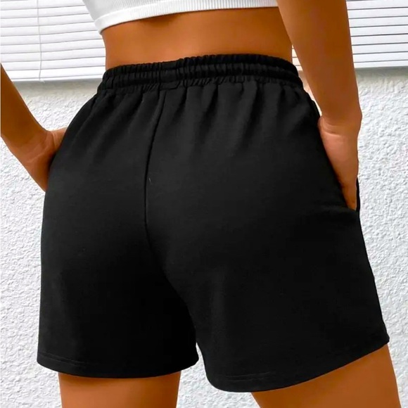 Lake Vibes Women’s Fashion Activewear Shorts- NWT - Picture 2 of 3